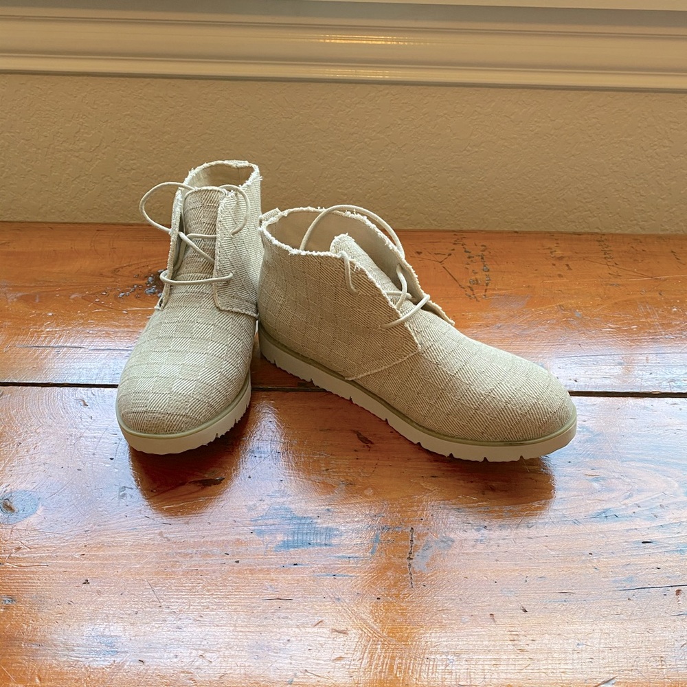 Canvas Bear paw tan ankle boots. Brand new.